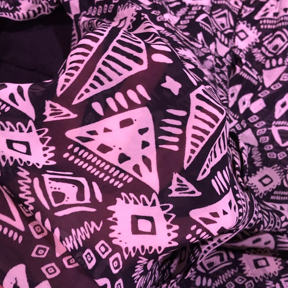 Geometric Blouse - Picture 2 of 2